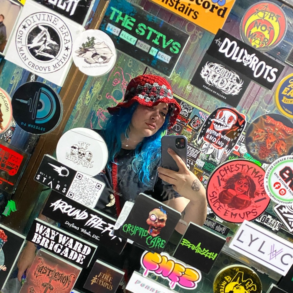 Meet your Posher, Avery